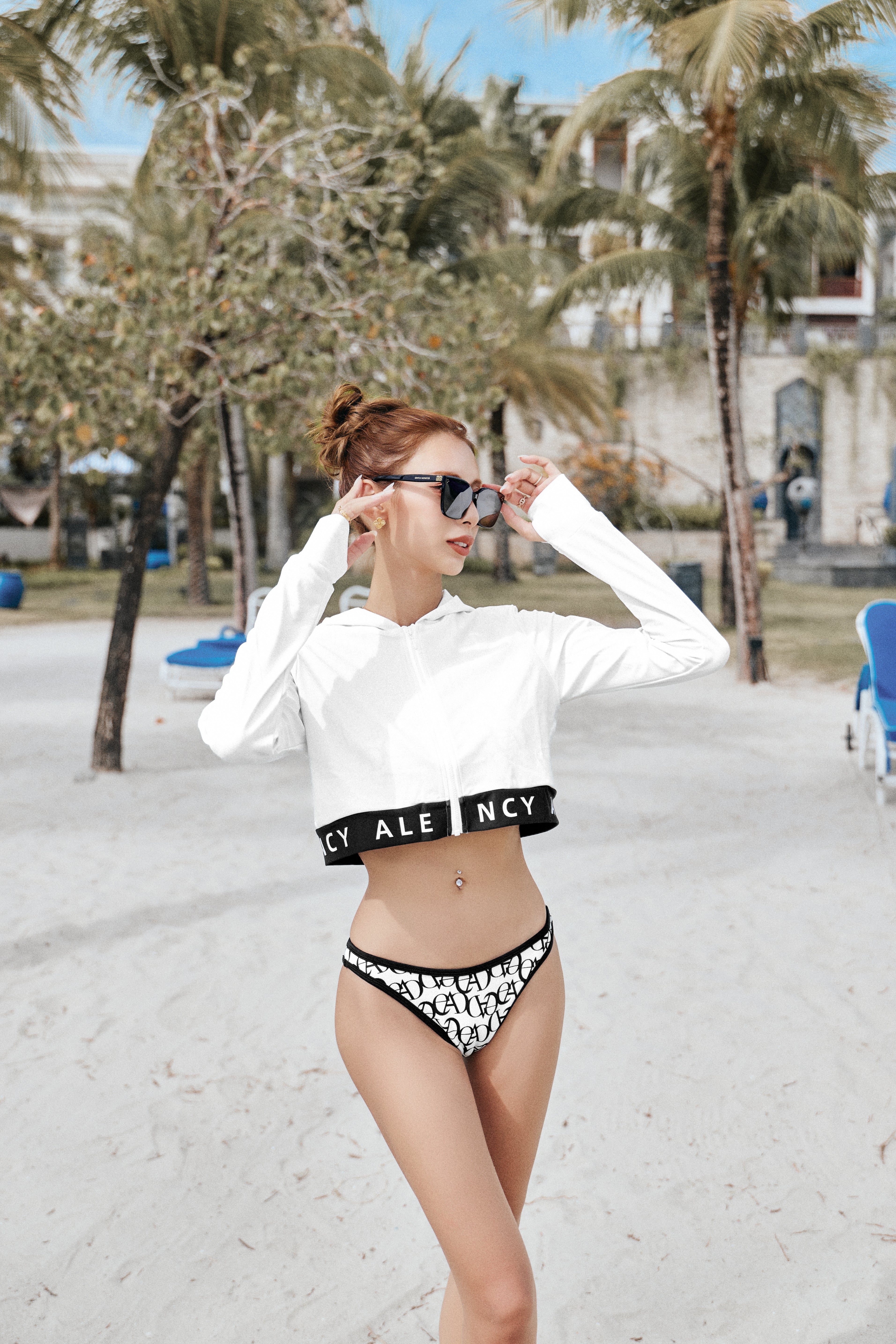 総柄ロゴビキニ