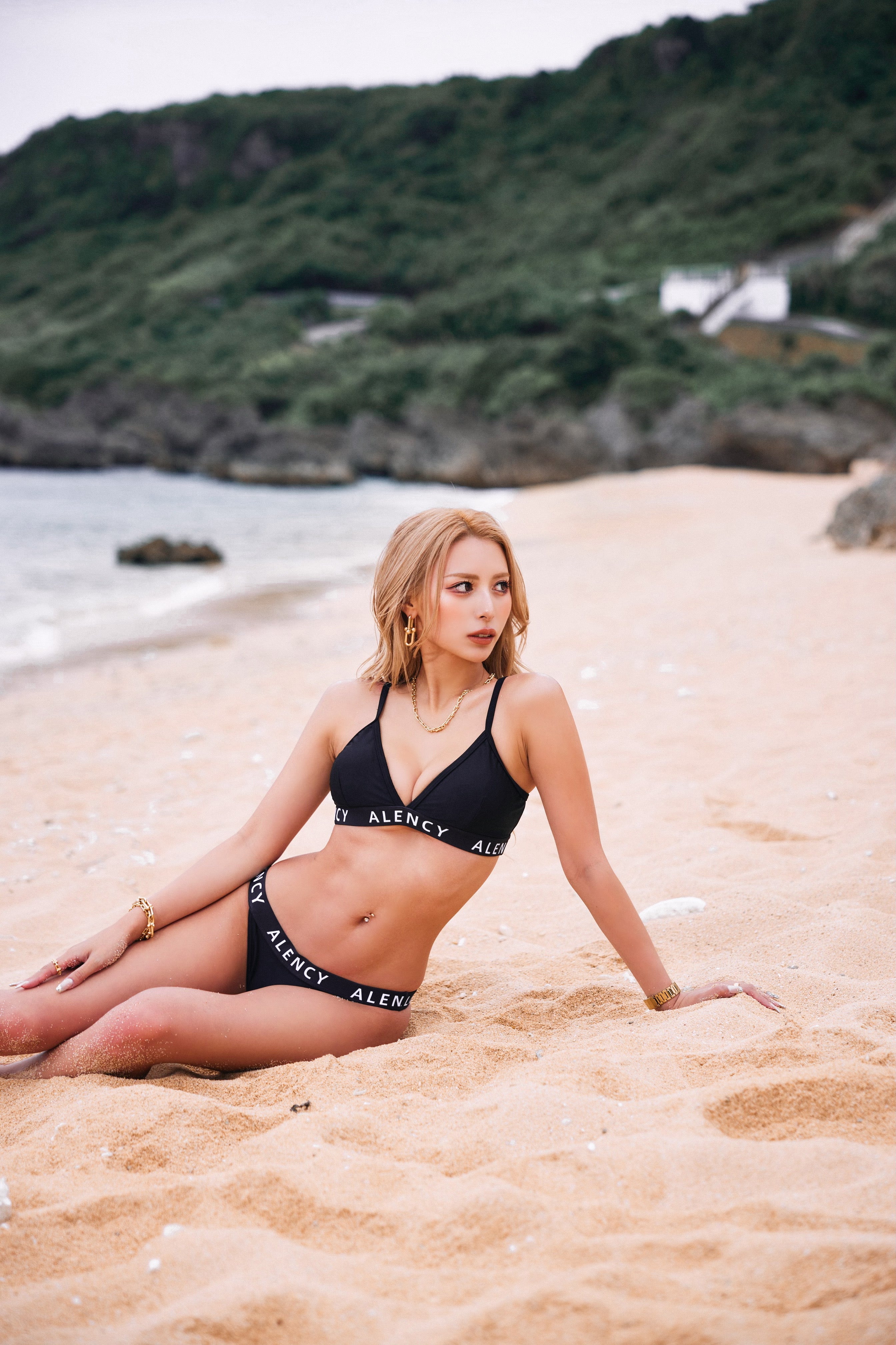 ロゴ入りトライアングルビキニ