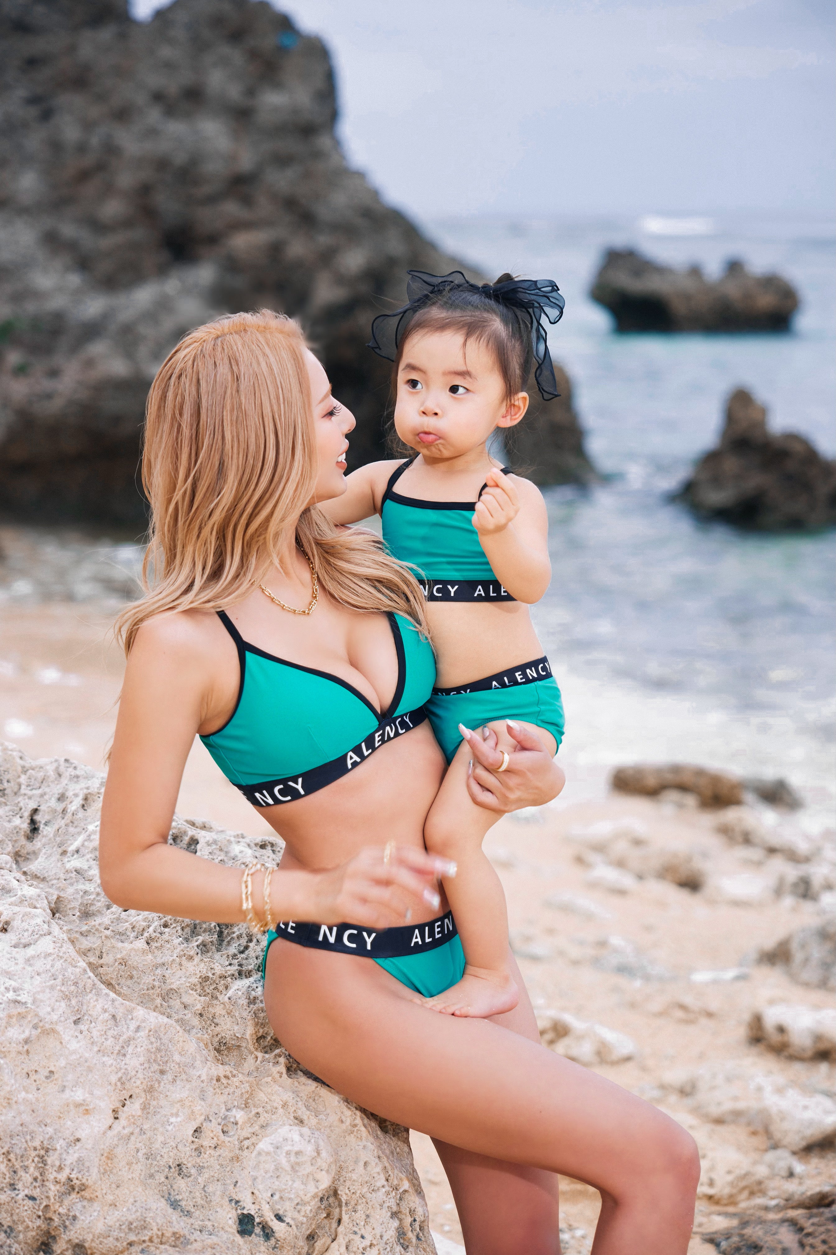 bikini logo KIDS