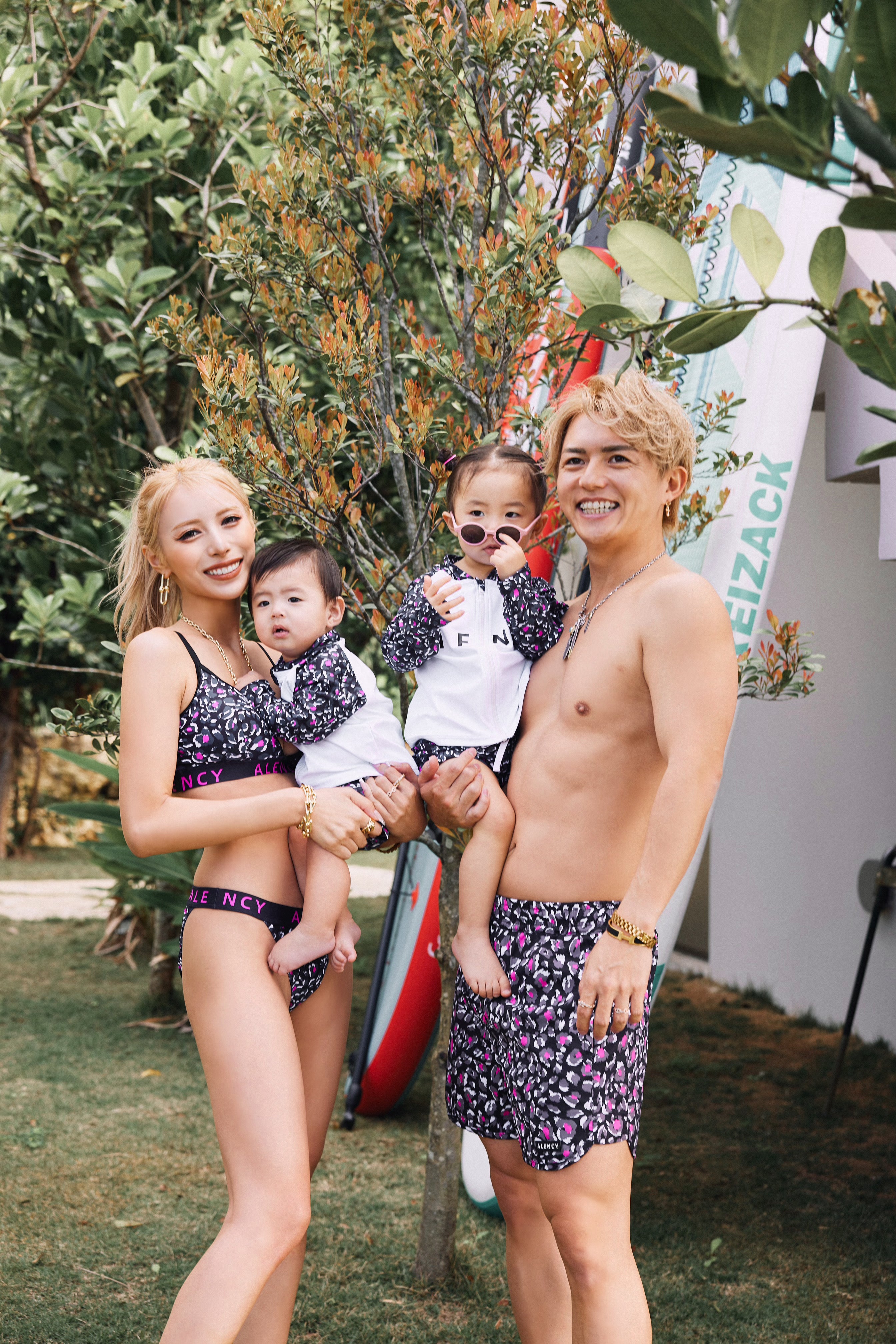 ロゴ入りトライアングルビキニ