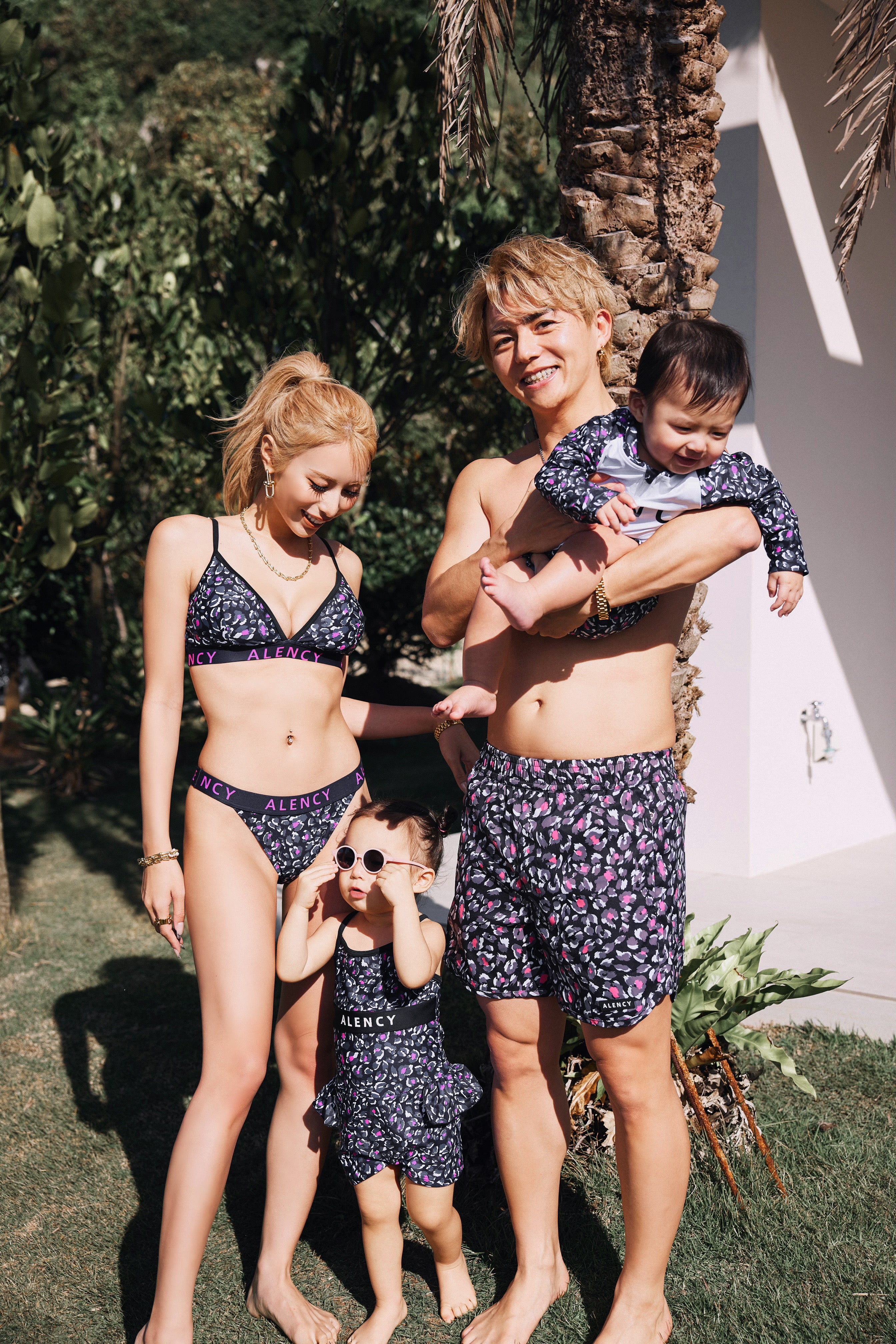 ロゴ入りトライアングルビキニ