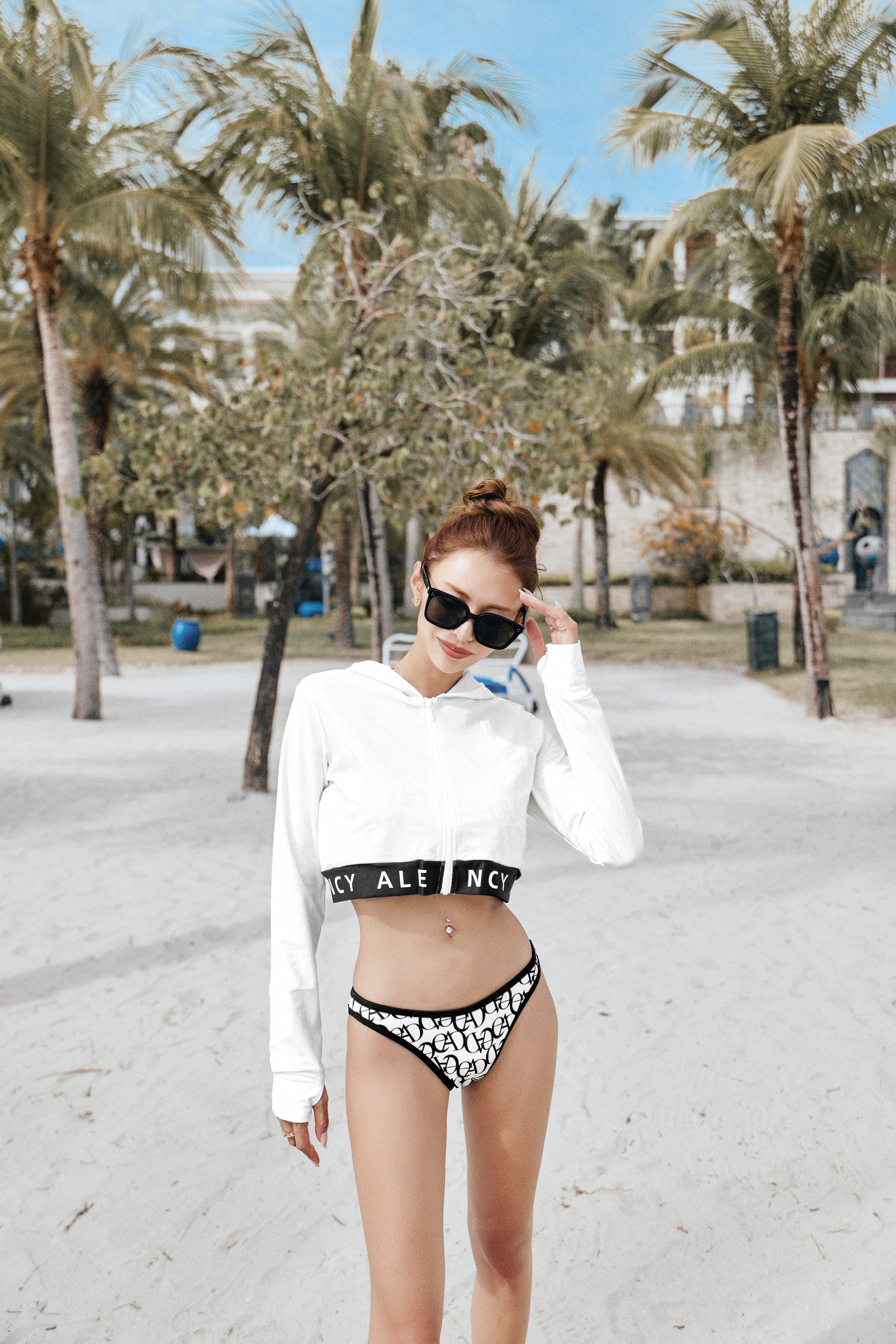 総柄ロゴビキニ