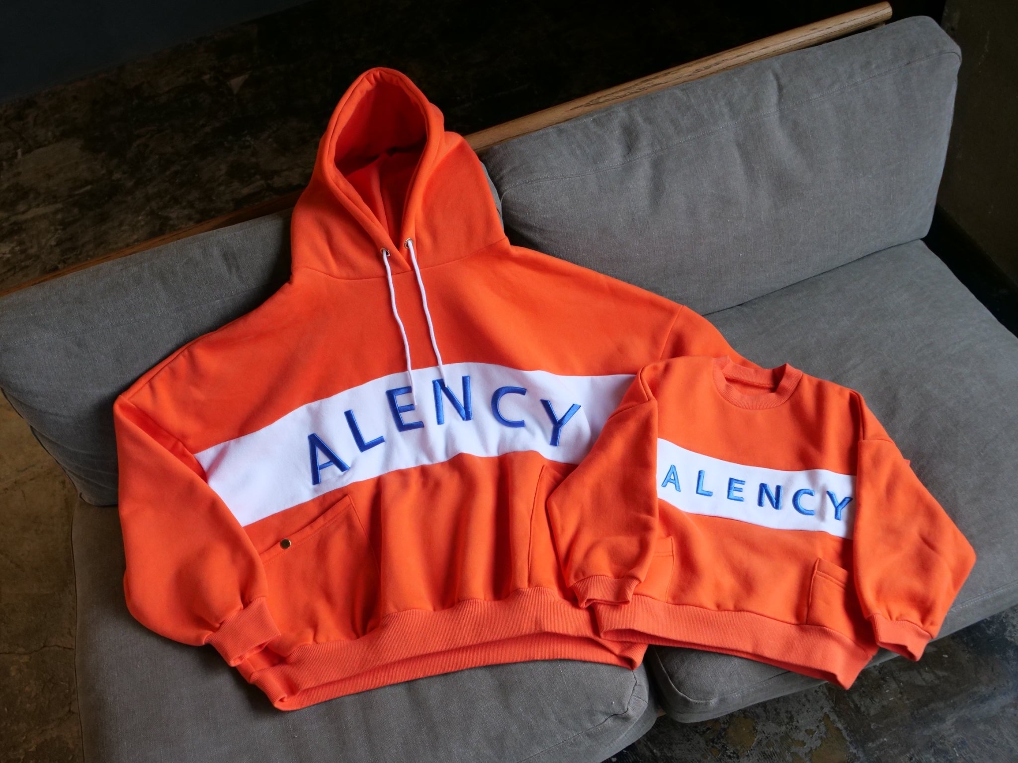 ALENCY ピンクパーカー